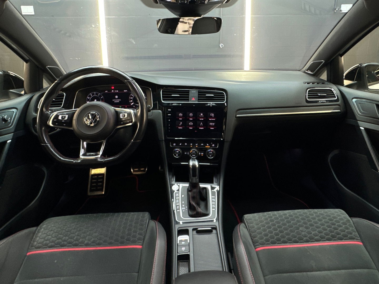 Volkswagen Golf 2.0 TSI GTI Pano|Key|Dyna|Discover Pro|DCC