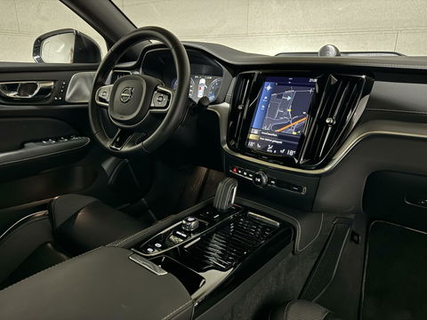 Volvo S60 2.0 T8 AWD Polestar Engineered B&W Pano Trekh. 360° Autopilot