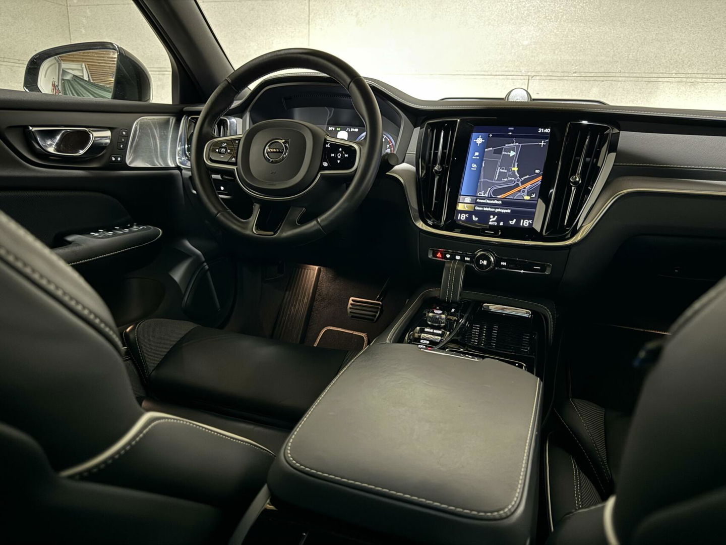 Volvo S60 2.0 T8 AWD Polestar Engineered B&W Pano Trekh. 360° Autopilot