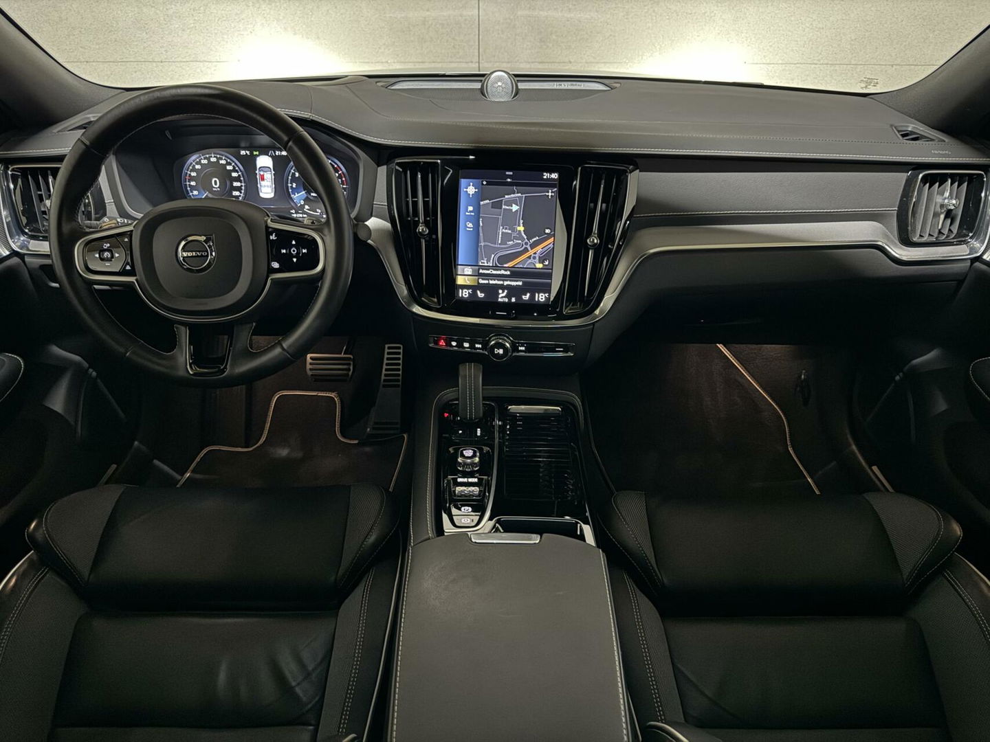 Volvo S60 2.0 T8 AWD Polestar Engineered B&W Pano Trekh. 360° Autopilot