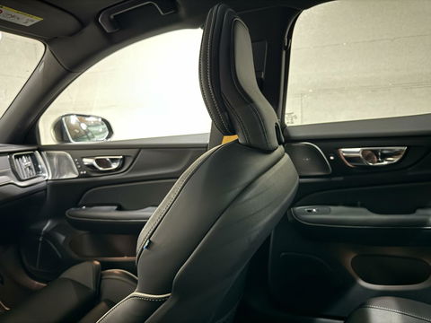 Volvo S60 2.0 T8 AWD Polestar Engineered B&W Pano Trekh. 360° Autopilot