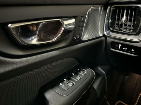 Volvo S60 2.0 T8 AWD Polestar Engineered B&W Pano Trekh. 360° Autopilot