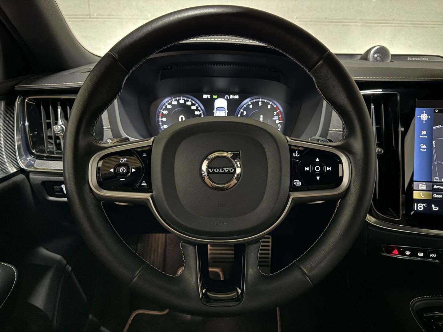 Volvo S60 2.0 T8 AWD Polestar Engineered B&W Pano Trekh. 360° Autopilot