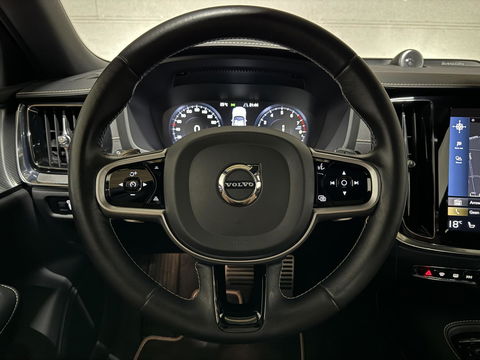 Volvo S60 2.0 T8 AWD Polestar Engineered B&W Pano Trekh. 360° Autopilot