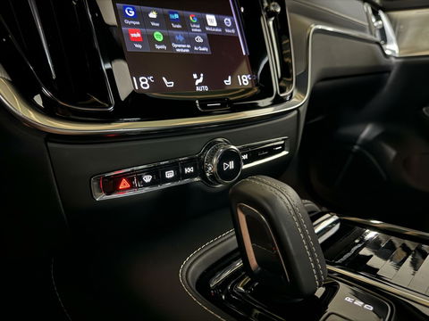 Volvo S60 2.0 T8 AWD Polestar Engineered B&W Pano Trekh. 360° Autopilot