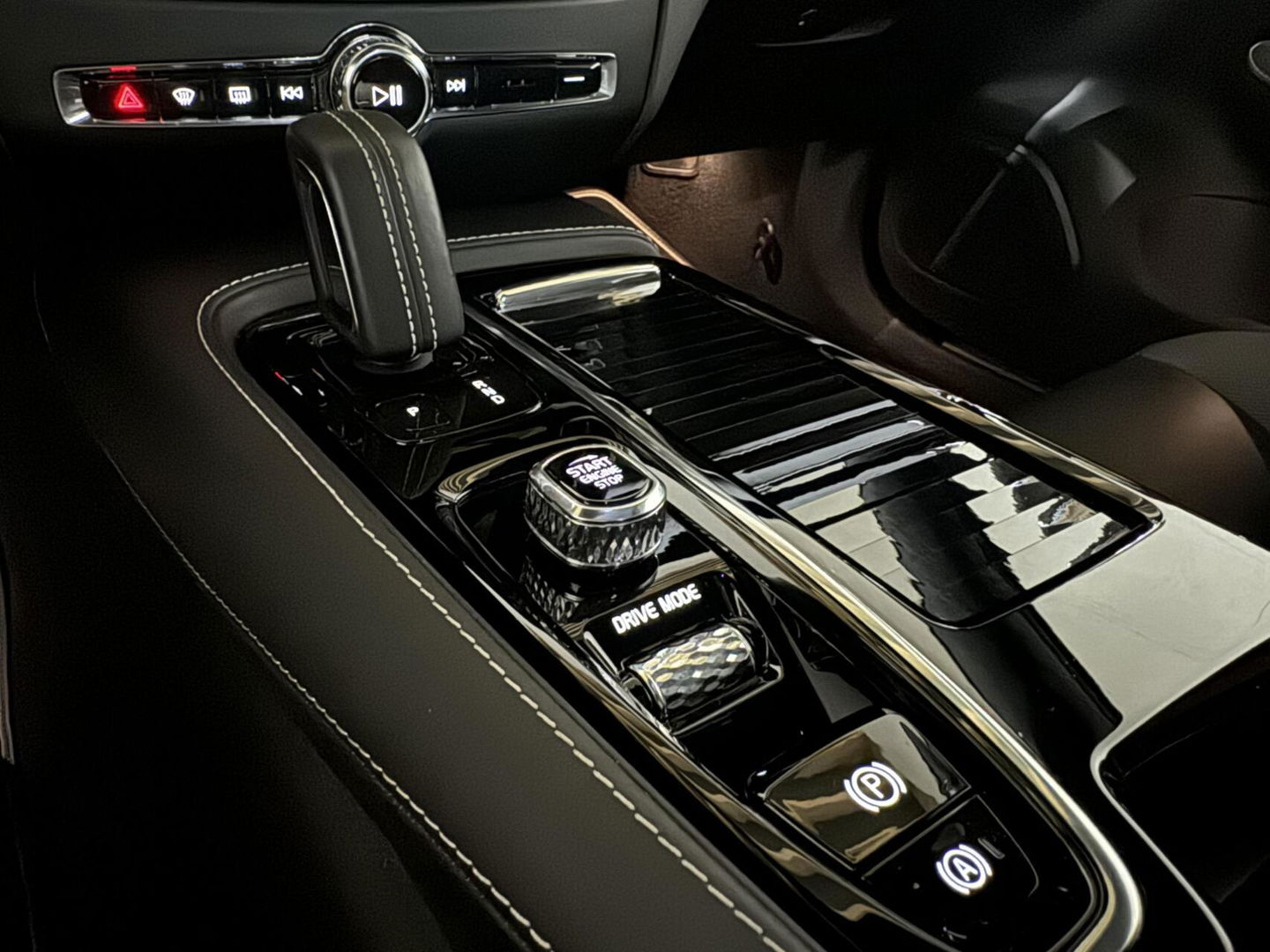 Volvo S60 2.0 T8 AWD Polestar Engineered B&W Pano Trekh. 360° Autopilot