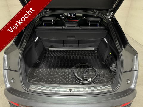 Audi Q5 Sportback 55 TFSI e BlackEdition S-Line Luchtvering Sfeer. Carplay