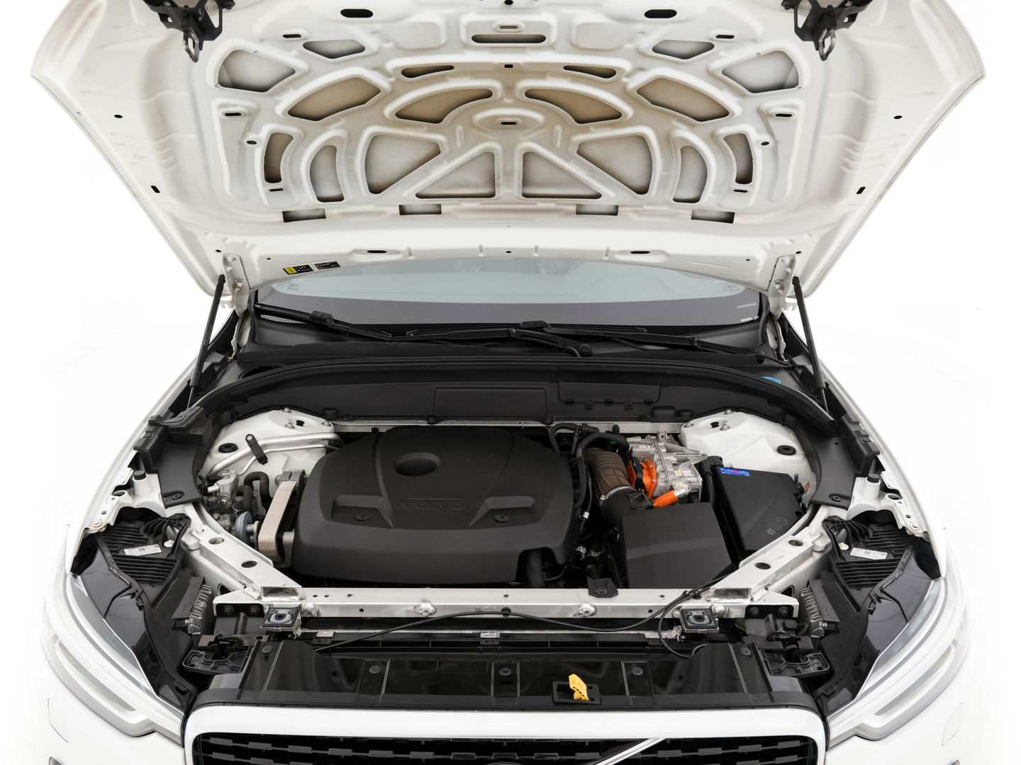 Volvo XC60 2.0 T8 Twin Engine AWD Momentum Aut. *PANO | 1/2LEATHER | FULL-LED | BLIND-SPOT | SPORT-SEATS | DIGI-COCKPIT | CAMERA | NAVI-FULLMAP | 20''ALU | TOWBAR*