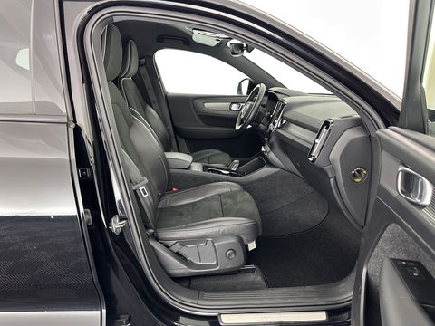 Volvo XC40 Recharge P8 AWD R-Design [ 3-Fase ] (INCL-BTW) *DIGI-COCKPIT | FULL-LED | PREMIUM-AUDIO | TOP-VIEW | APP.CONNECT | NAVI-FULLMAP | ALCANTARA-LEATHER | ECC | PDC | SPORT-SEATS | 19''ALU *