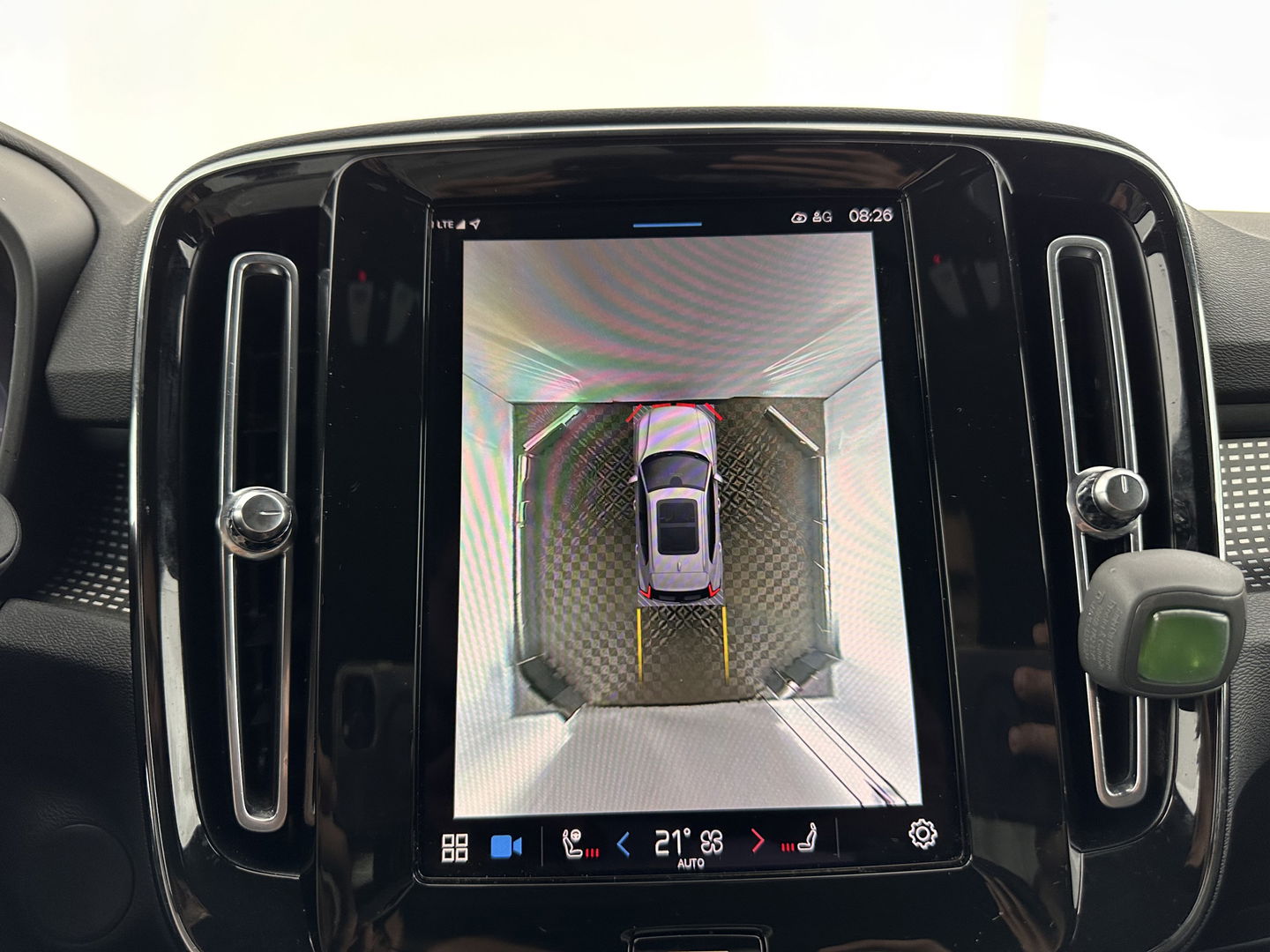 Volvo XC40 Recharge P8 AWD R-Design [ 3-Fase ] (INCL-BTW) *DIGI-COCKPIT | FULL-LED | PREMIUM-AUDIO | TOP-VIEW | APP.CONNECT | NAVI-FULLMAP | ALCANTARA-LEATHER | ECC | PDC | SPORT-SEATS | 19''ALU *