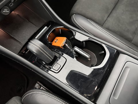 Volvo XC40 Recharge P8 AWD R-Design [ 3-Fase ] (INCL-BTW) *DIGI-COCKPIT | FULL-LED | PREMIUM-AUDIO | TOP-VIEW | APP.CONNECT | NAVI-FULLMAP | ALCANTARA-LEATHER | ECC | PDC | SPORT-SEATS | 19''ALU *