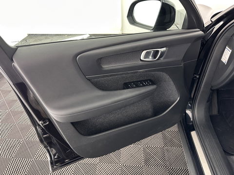 Volvo XC40 Recharge P8 AWD R-Design [ 3-Fase ] (INCL-BTW) *DIGI-COCKPIT | FULL-LED | PREMIUM-AUDIO | TOP-VIEW | APP.CONNECT | NAVI-FULLMAP | ALCANTARA-LEATHER | ECC | PDC | SPORT-SEATS | 19''ALU *