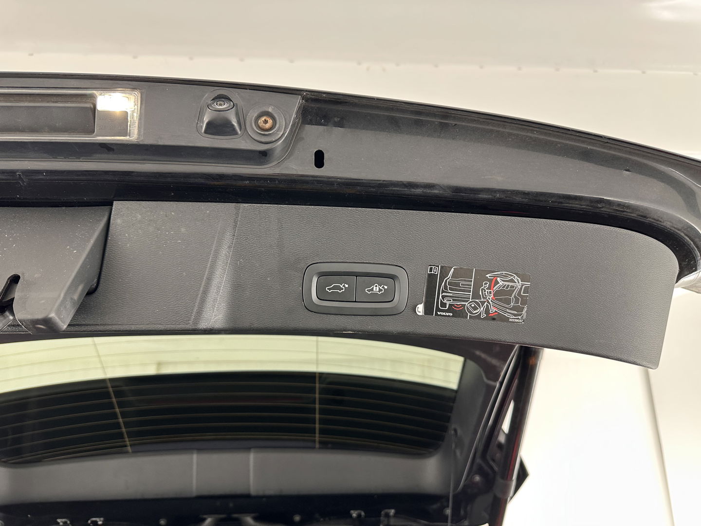 Volvo XC40 Recharge P8 AWD R-Design [ 3-Fase ] (INCL-BTW) *DIGI-COCKPIT | FULL-LED | PREMIUM-AUDIO | TOP-VIEW | APP.CONNECT | NAVI-FULLMAP | ALCANTARA-LEATHER | ECC | PDC | SPORT-SEATS | 19''ALU *