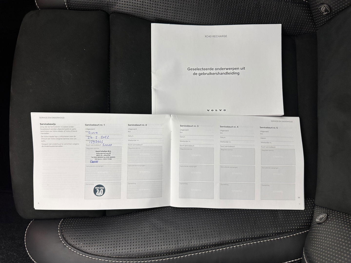 Volvo XC40 Recharge P8 AWD R-Design [ 3-Fase ] (INCL-BTW) *DIGI-COCKPIT | FULL-LED | PREMIUM-AUDIO | TOP-VIEW | APP.CONNECT | NAVI-FULLMAP | ALCANTARA-LEATHER | ECC | PDC | SPORT-SEATS | 19''ALU *