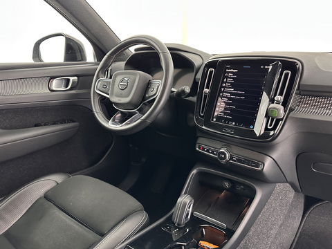 Volvo XC40 Recharge P8 AWD R-Design [ 3-Fase ] (INCL-BTW) *DIGI-COCKPIT | FULL-LED | PREMIUM-AUDIO | TOP-VIEW | APP.CONNECT | NAVI-FULLMAP | ALCANTARA-LEATHER | ECC | PDC | SPORT-SEATS | 19''ALU *