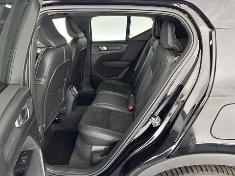 Volvo XC40 Recharge P8 AWD R-Design [ 3-Fase ] (INCL-BTW) *DIGI-COCKPIT | FULL-LED | PREMIUM-AUDIO | TOP-VIEW | APP.CONNECT | NAVI-FULLMAP | ALCANTARA-LEATHER | ECC | PDC | SPORT-SEATS | 19''ALU *