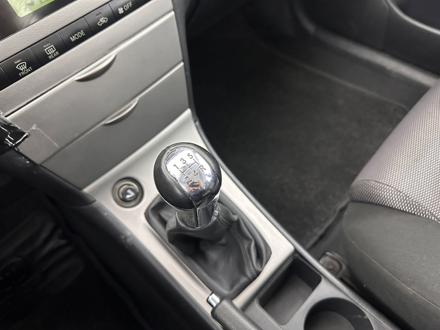 Toyota Corolla 1.6 VVT-i Anniversary *AIRCO | COMFORT-SEATS | PDC | TOWBAR*