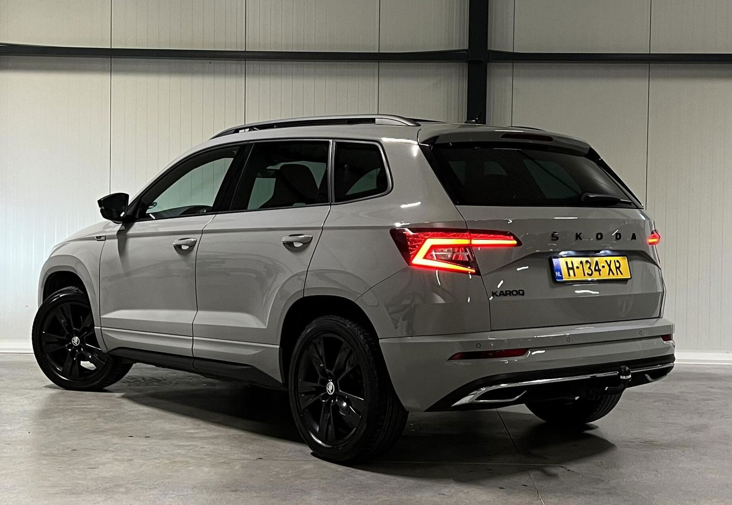 Škoda Karoq 1.5 TSI Sportline Virtual Pano Trekhaak sfeerver