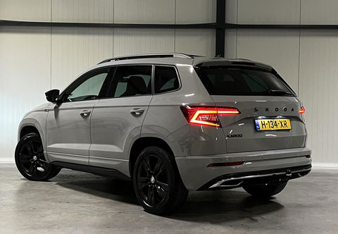 Škoda Karoq 1.5 TSI Sportline Virtual Pano Trekhaak sfeerver