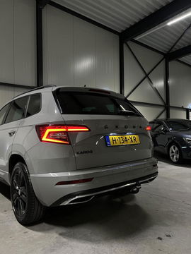 Škoda Karoq 1.5 TSI Sportline Virtual Pano Trekhaak sfeerver