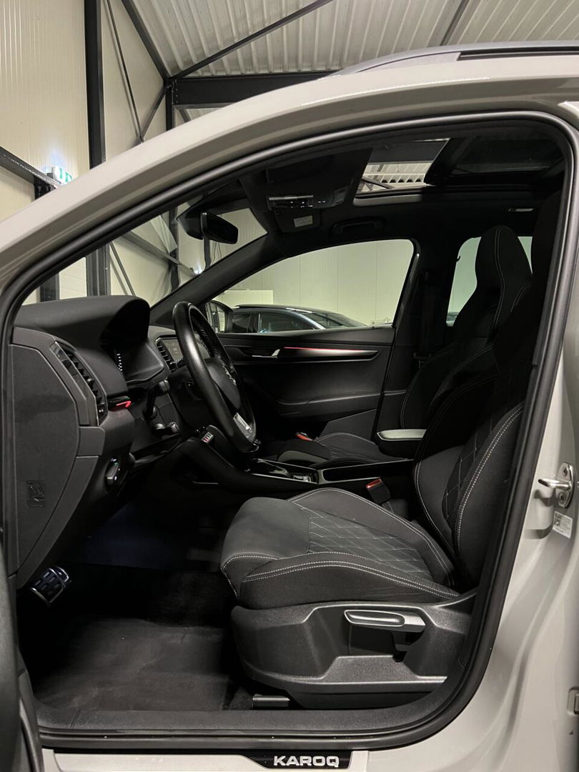 Škoda Karoq 1.5 TSI Sportline Virtual Pano Trekhaak sfeerver