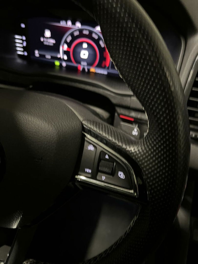 Škoda Karoq 1.5 TSI Sportline Virtual Pano Trekhaak sfeerver