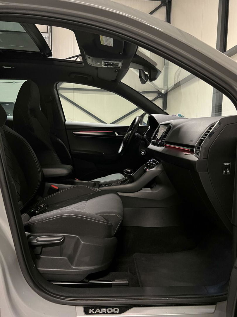 Škoda Karoq 1.5 TSI Sportline Virtual Pano Trekhaak sfeerver