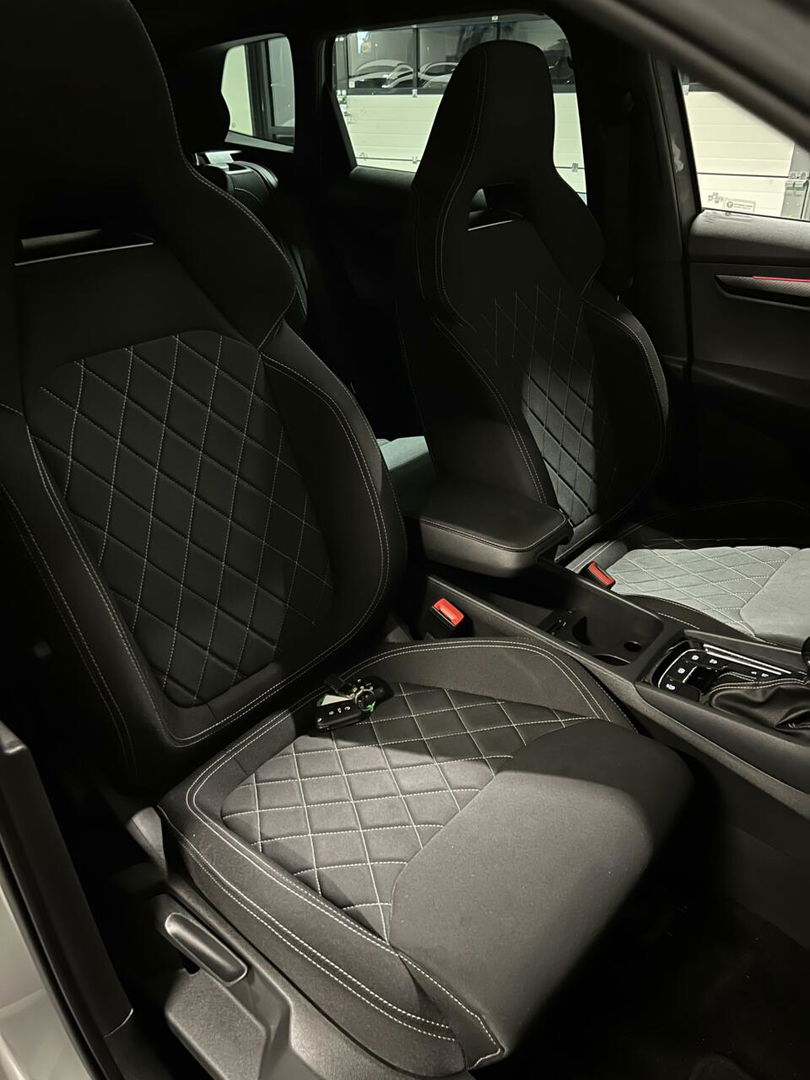 Škoda Karoq 1.5 TSI Sportline Virtual Pano Trekhaak sfeerver