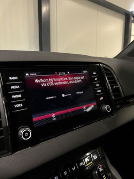 Škoda Karoq 1.5 TSI Sportline Virtual Pano Trekhaak sfeerver