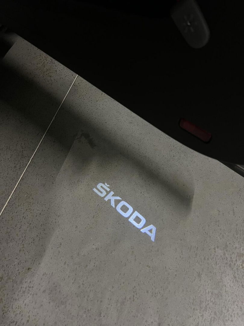 Škoda Karoq 1.5 TSI Sportline Virtual Pano Trekhaak sfeerver