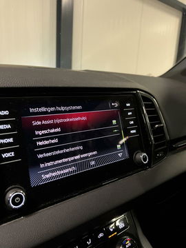 Škoda Karoq 1.5 TSI Sportline Virtual Pano Trekhaak sfeerver