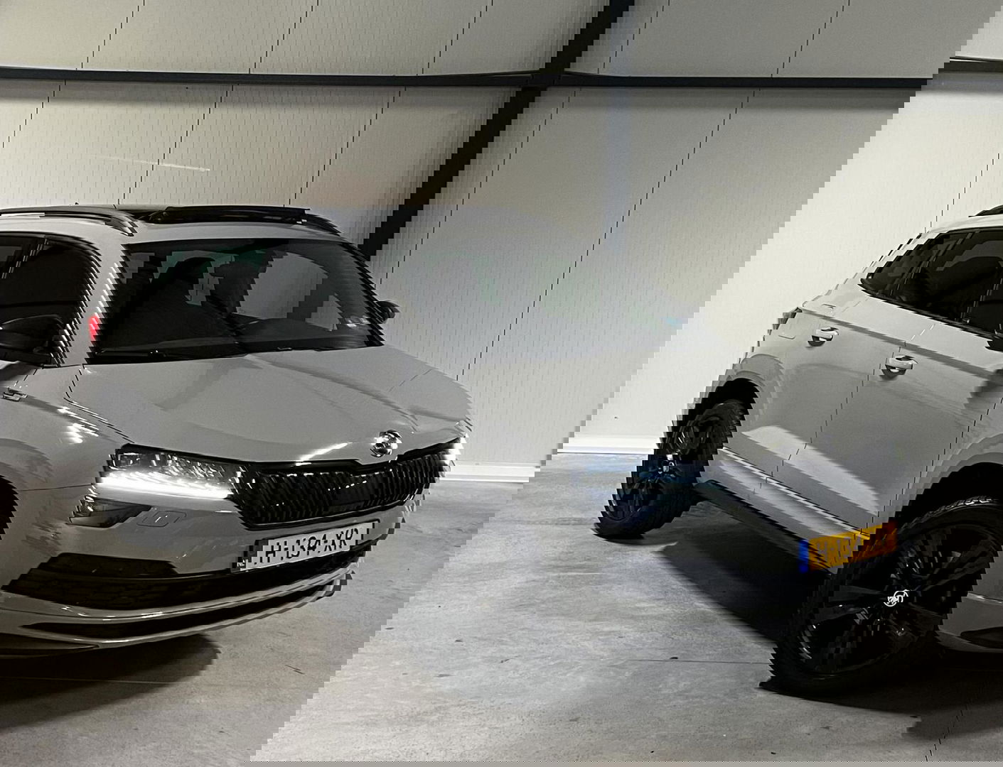 Škoda Karoq 1.5 TSI Sportline Virtual Pano Trekhaak sfeerver