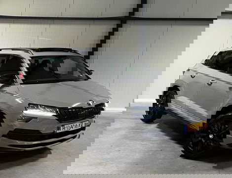 Škoda Karoq 1.5 TSI Sportline Virtual Pano Trekhaak sfeerver
