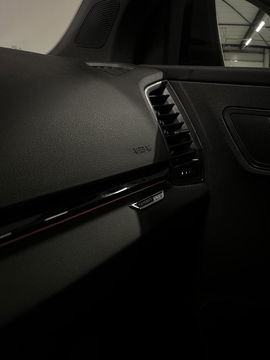 Škoda Karoq 1.5 TSI Sportline Virtual Pano Trekhaak sfeerver