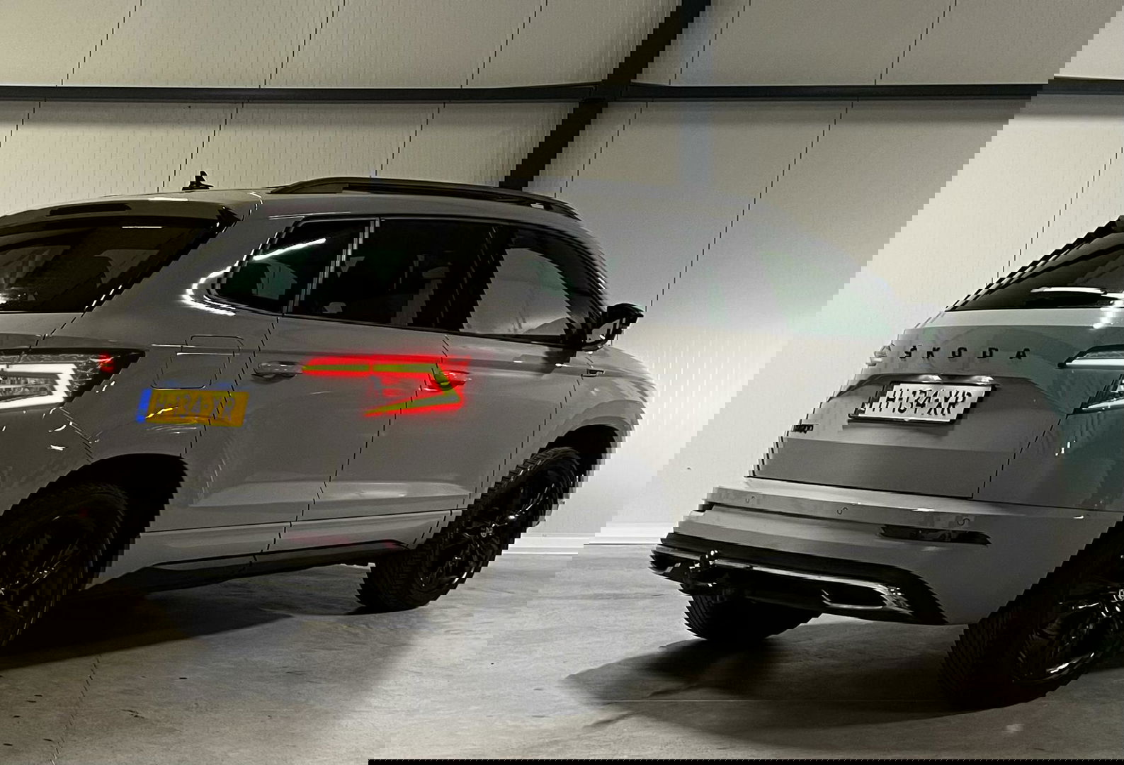 Škoda Karoq 1.5 TSI Sportline Virtual Pano Trekhaak sfeerver