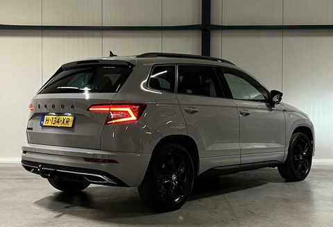 Škoda Karoq 1.5 TSI Sportline Virtual Pano Trekhaak sfeerver