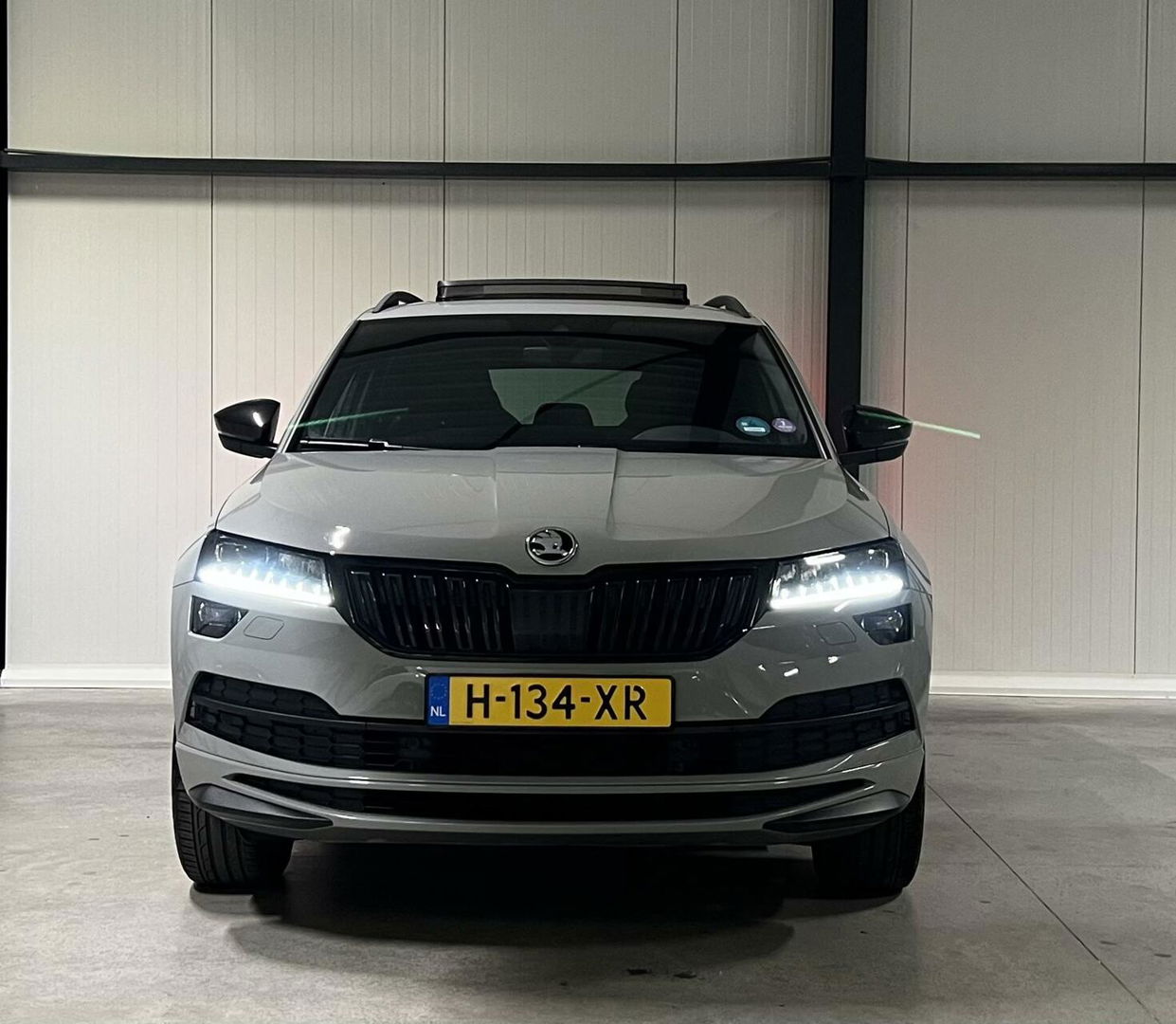 Škoda Karoq 1.5 TSI Sportline Virtual Pano Trekhaak sfeerver