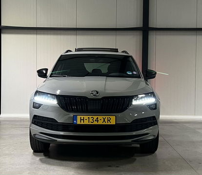 Škoda Karoq 1.5 TSI Sportline Virtual Pano Trekhaak sfeerver