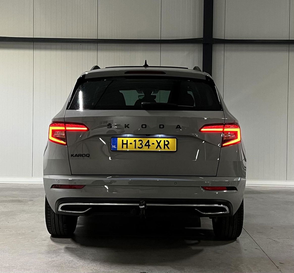 Škoda Karoq 1.5 TSI Sportline Virtual Pano Trekhaak sfeerver