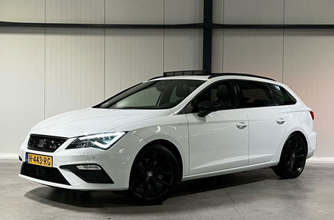 SEAT Leon Sportstourer Seat Leon 1.5 TSI 150PK Pano Virtual Trekhaak Black edition