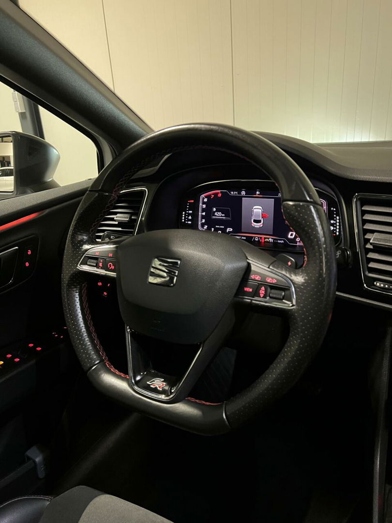 SEAT Leon Sportstourer Seat Leon 1.5 TSI 150PK Pano Virtual Trekhaak Black edition