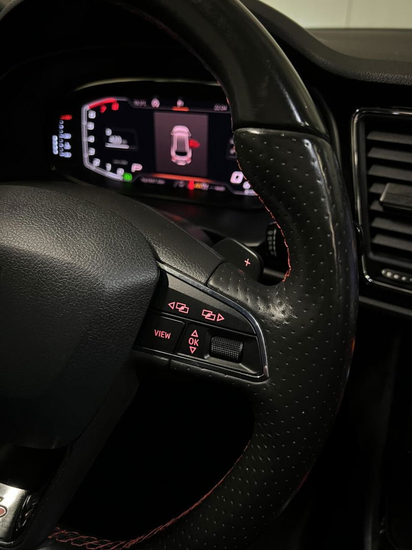 SEAT Leon Sportstourer Seat Leon 1.5 TSI 150PK Pano Virtual Trekhaak Black edition