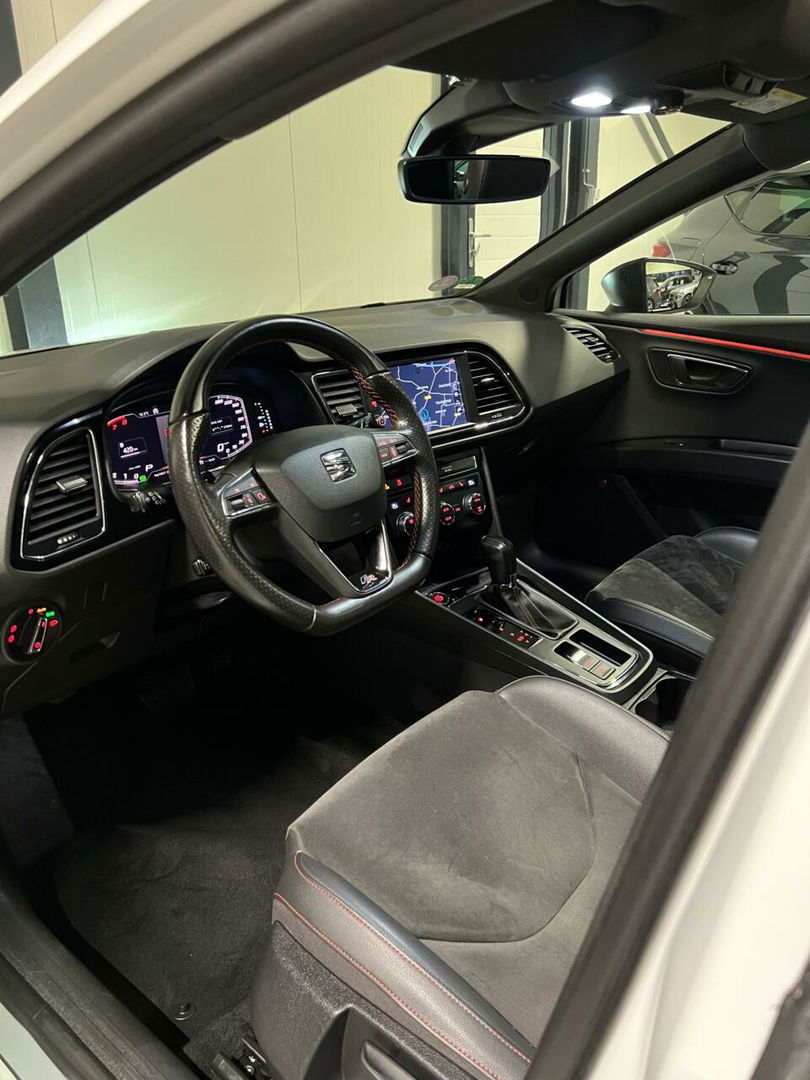 SEAT Leon Sportstourer Seat Leon 1.5 TSI 150PK Pano Virtual Trekhaak Black edition