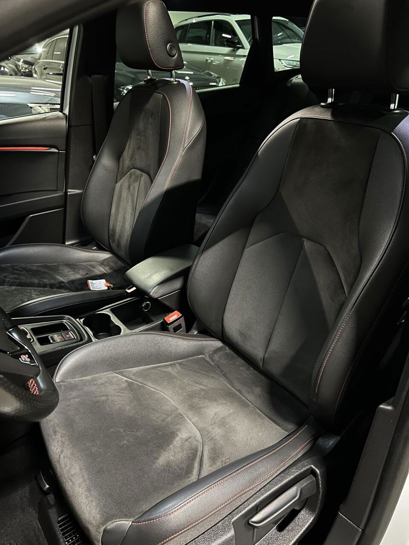 SEAT Leon Sportstourer Seat Leon 1.5 TSI 150PK Pano Virtual Trekhaak Black edition