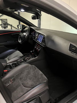 SEAT Leon Sportstourer Seat Leon 1.5 TSI 150PK Pano Virtual Trekhaak Black edition