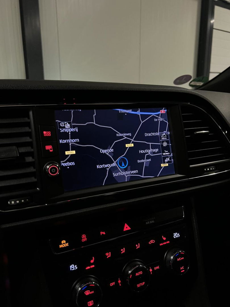 SEAT Leon Sportstourer Seat Leon 1.5 TSI 150PK Pano Virtual Trekhaak Black edition