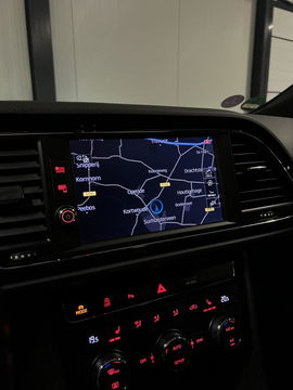 SEAT Leon Sportstourer Seat Leon 1.5 TSI 150PK Pano Virtual Trekhaak Black edition
