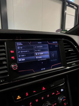 SEAT Leon Sportstourer Seat Leon 1.5 TSI 150PK Pano Virtual Trekhaak Black edition