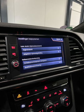 SEAT Leon Sportstourer Seat Leon 1.5 TSI 150PK Pano Virtual Trekhaak Black edition