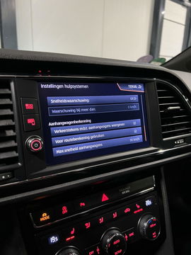 SEAT Leon Sportstourer Seat Leon 1.5 TSI 150PK Pano Virtual Trekhaak Black edition